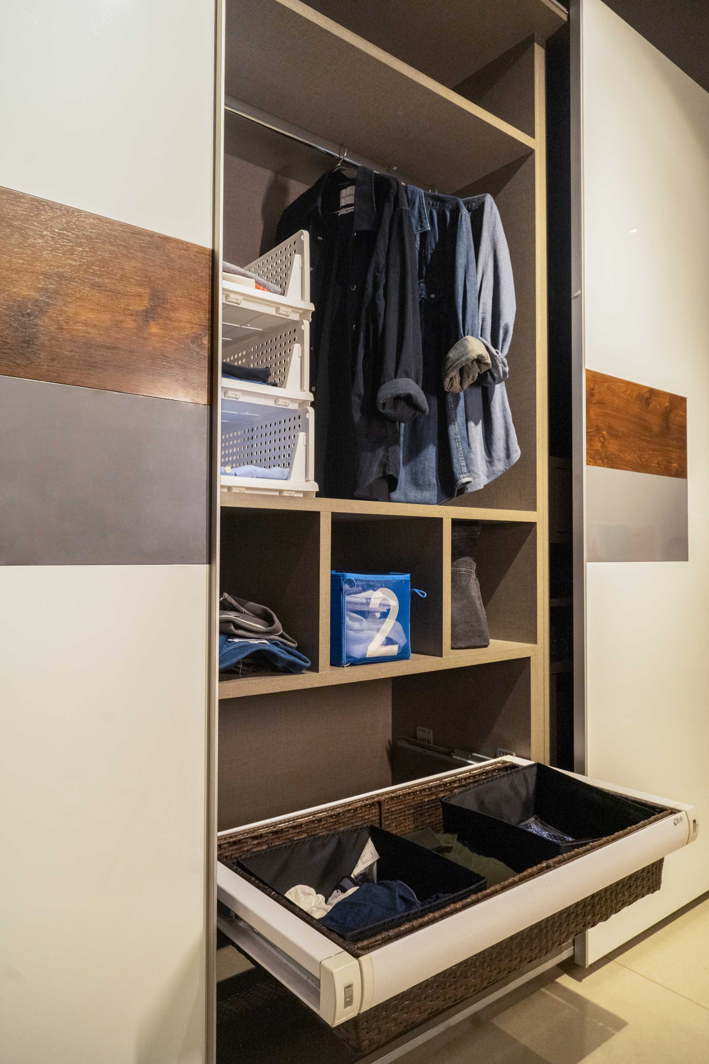 Modular wardrobe with open shelving