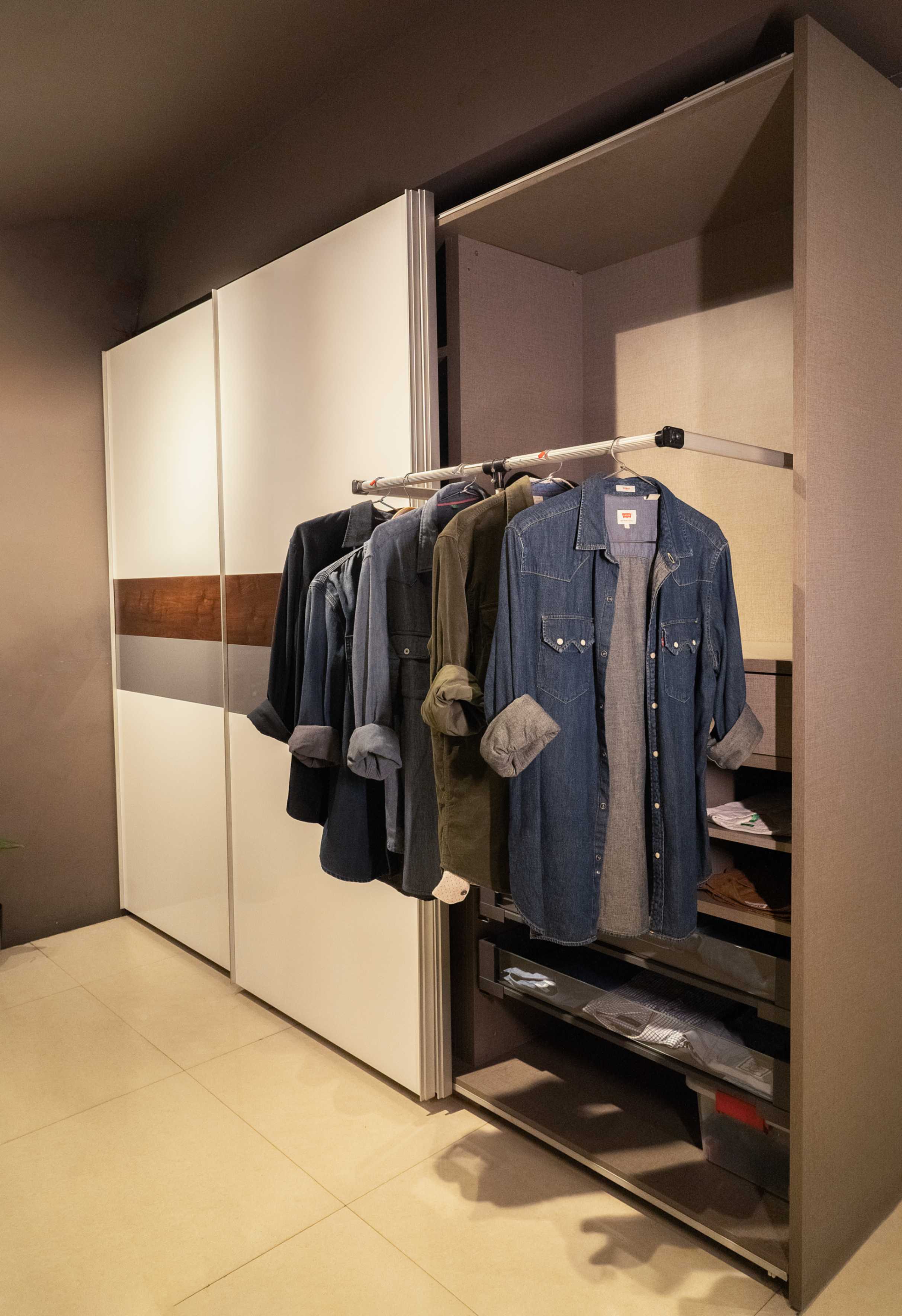 Modular wardrobe with open shelving
