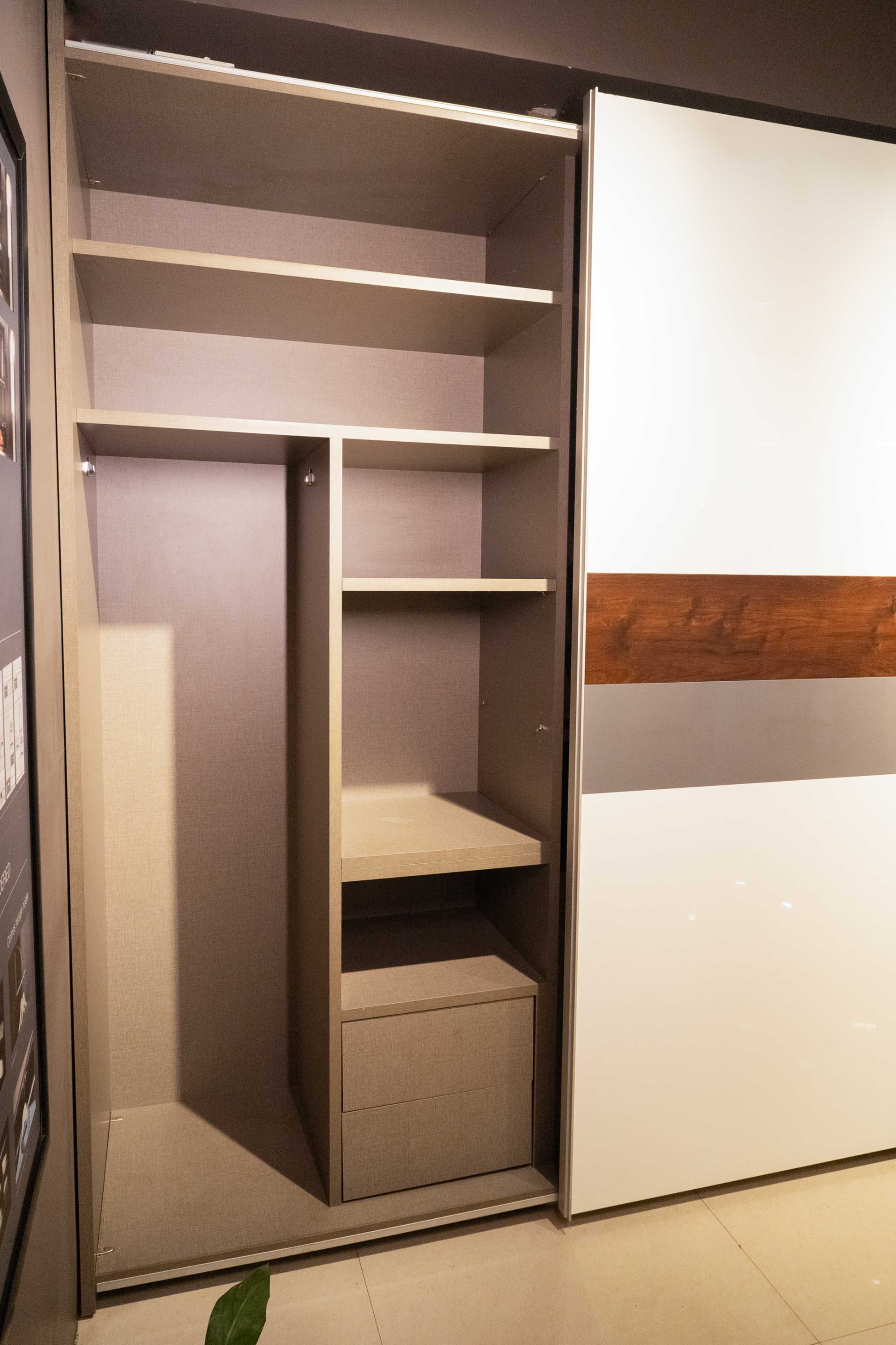 Modular wardrobe with open shelving