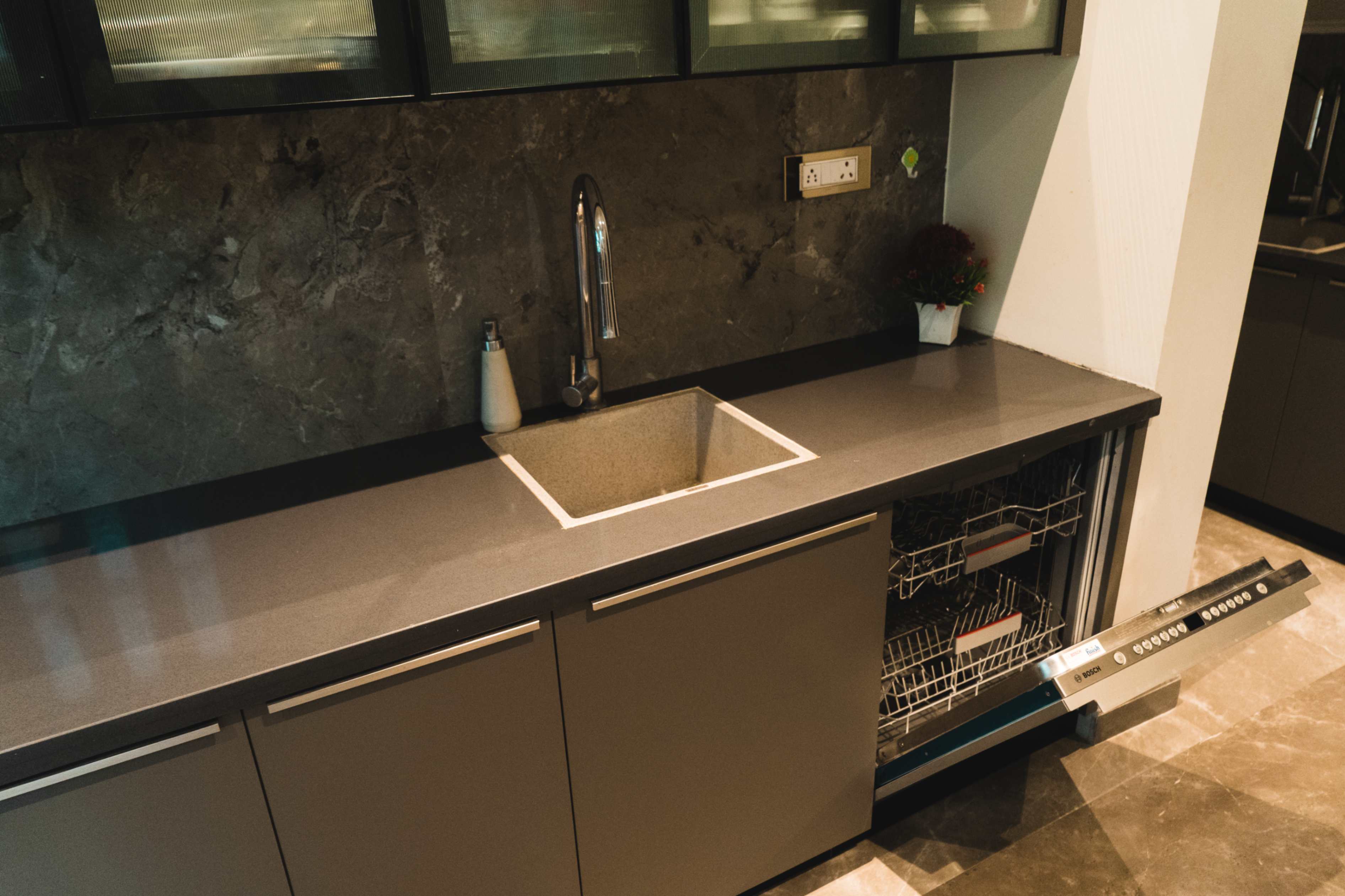 Contemporary kitchen layout