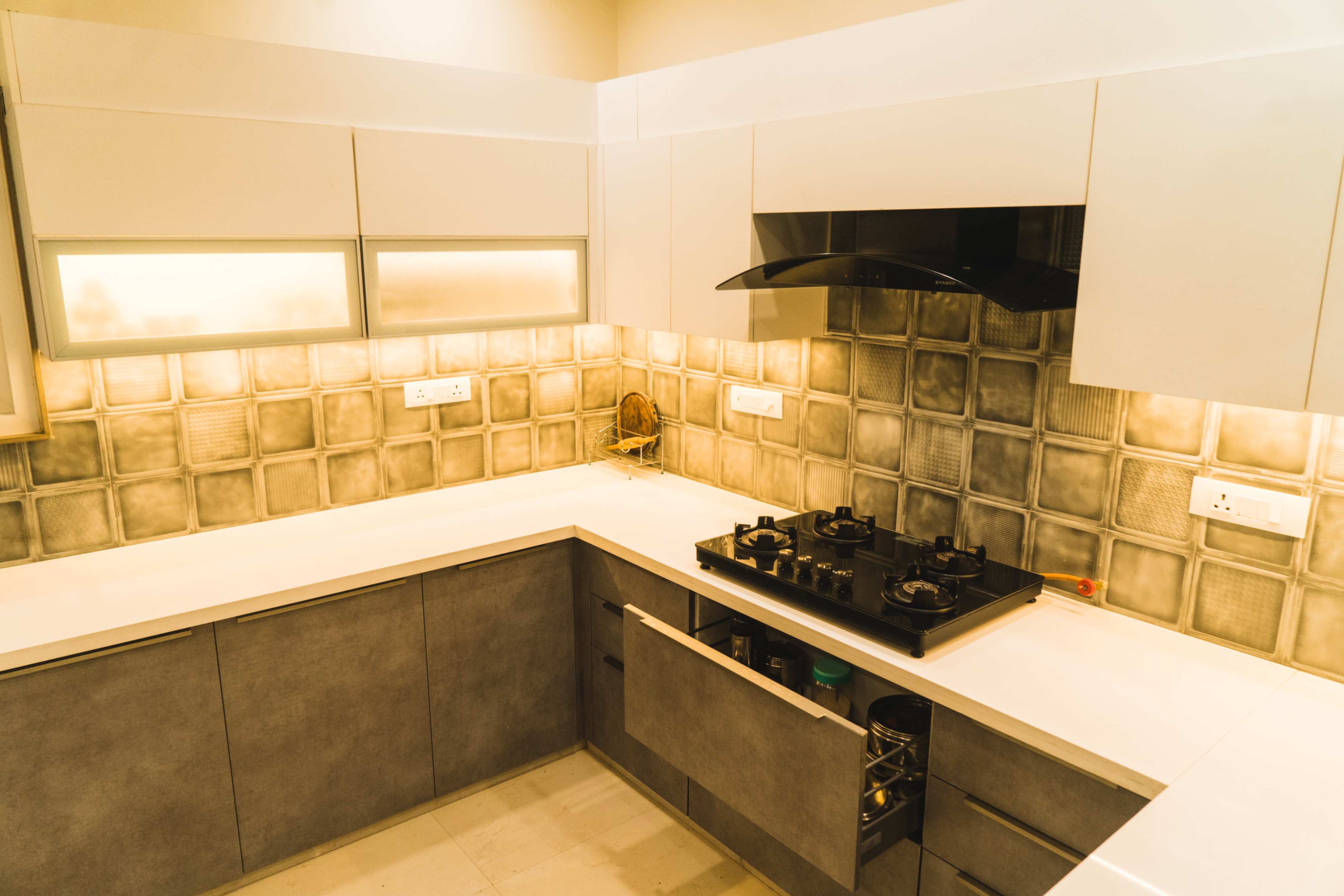 Contemporary kitchen layout