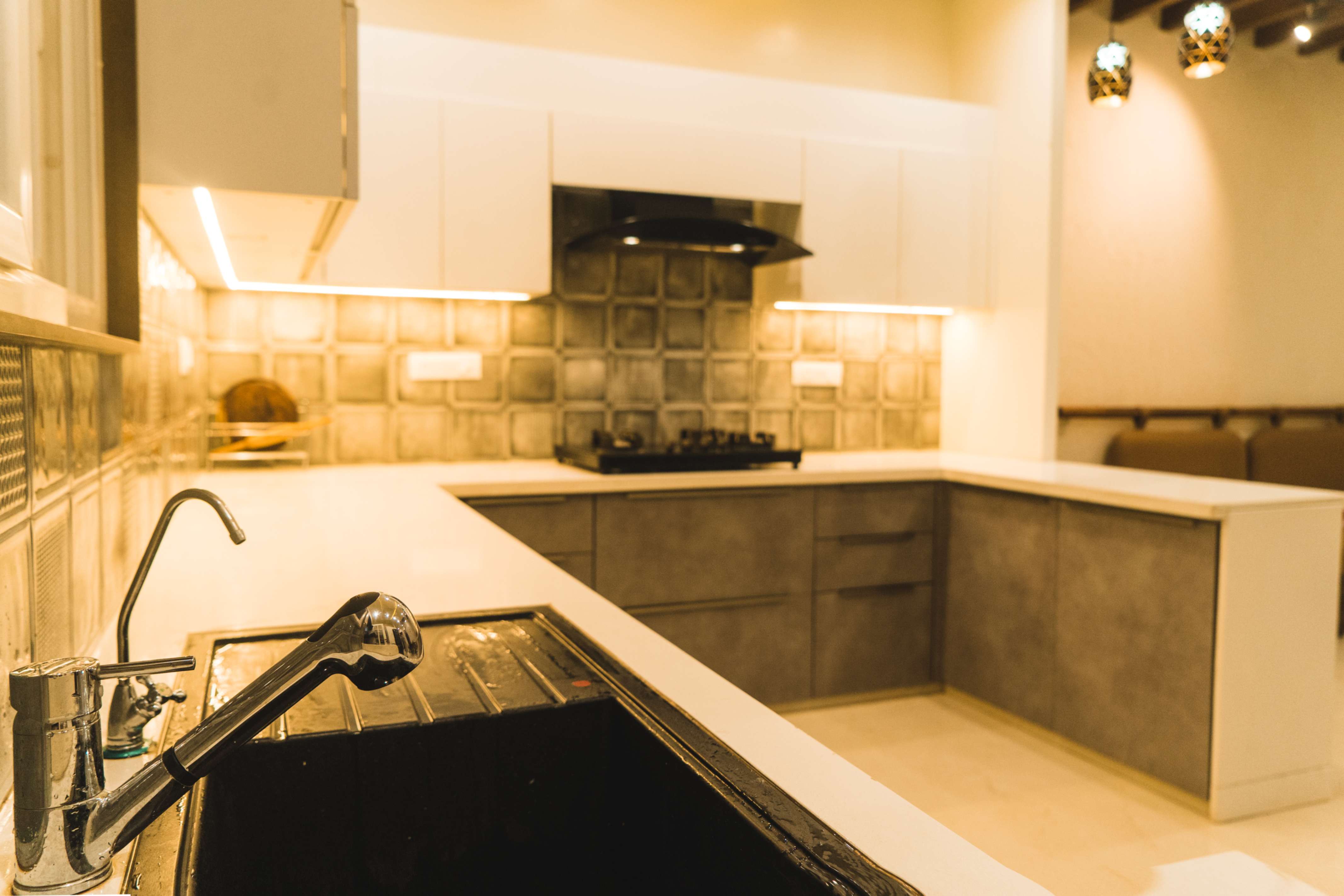 Contemporary kitchen layout